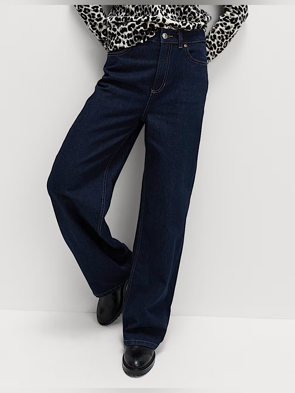 NWT - M&S (Mark's & Spencer) Wide-Leg, High-Rise Jeans in Dark wash. 30
